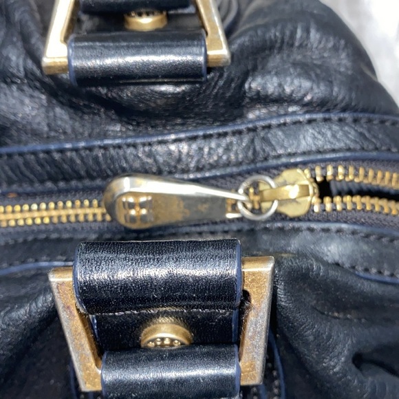 BCBGMAXAZRIA black leather bag - Picture 6 of 11